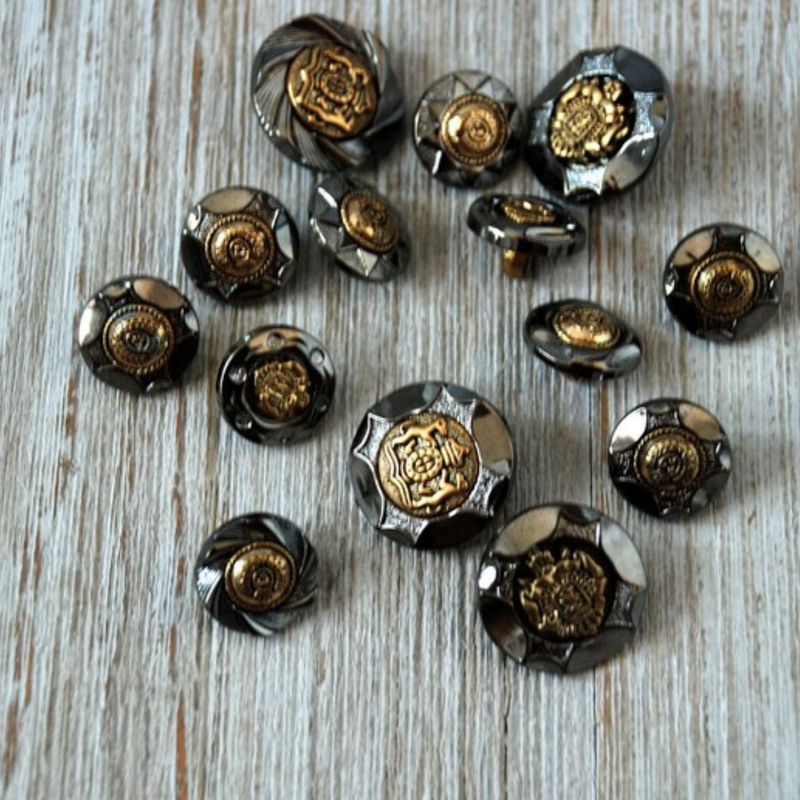 Lot of 15-23 mm Vintage Buttons