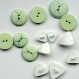 Lot of 15-30 mm Vintage Green & White Buttons