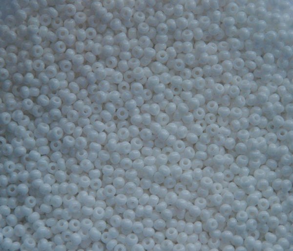 Czech Seed Beads 10/0 in White Color